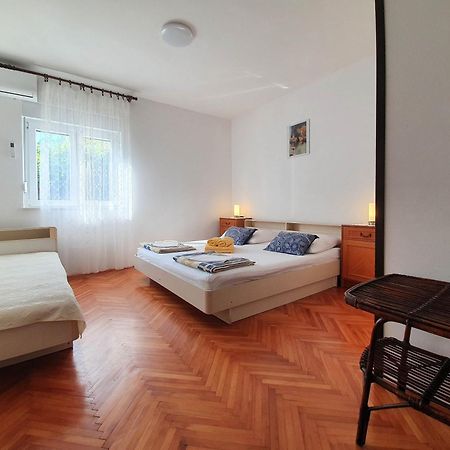 Rooms Zeljka 2 Crikvenica Exterior foto